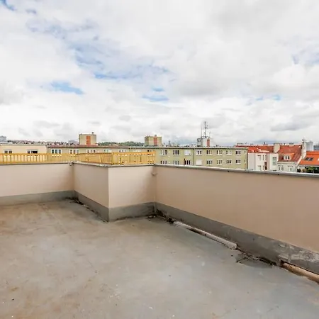1 Bedroom With Terrace And Free Parking Near Metro Praga