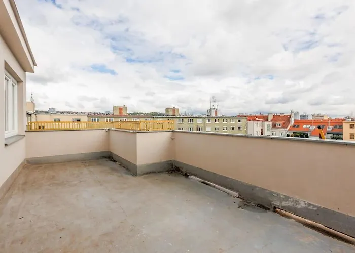 1 Bedroom With Terrace And Free Parking Near Metro Prague