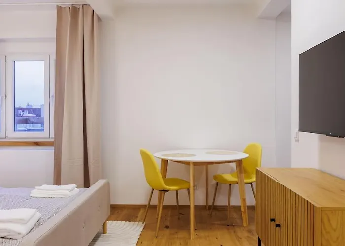 Apartment 1 Bedroom With Terrace And Free Parking Near Metro Prague